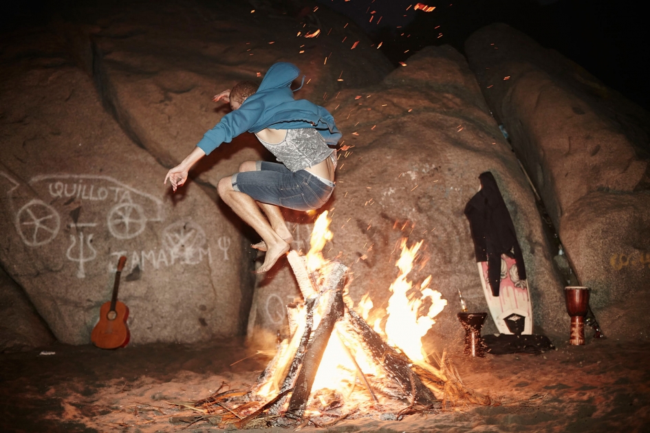 Sven Jacobsen Lifestyle Photographer Beach Bonfire Jumping