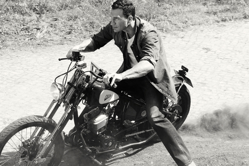Sven Jacobsen Portrait Boxer Wladimir Klitschko Bike