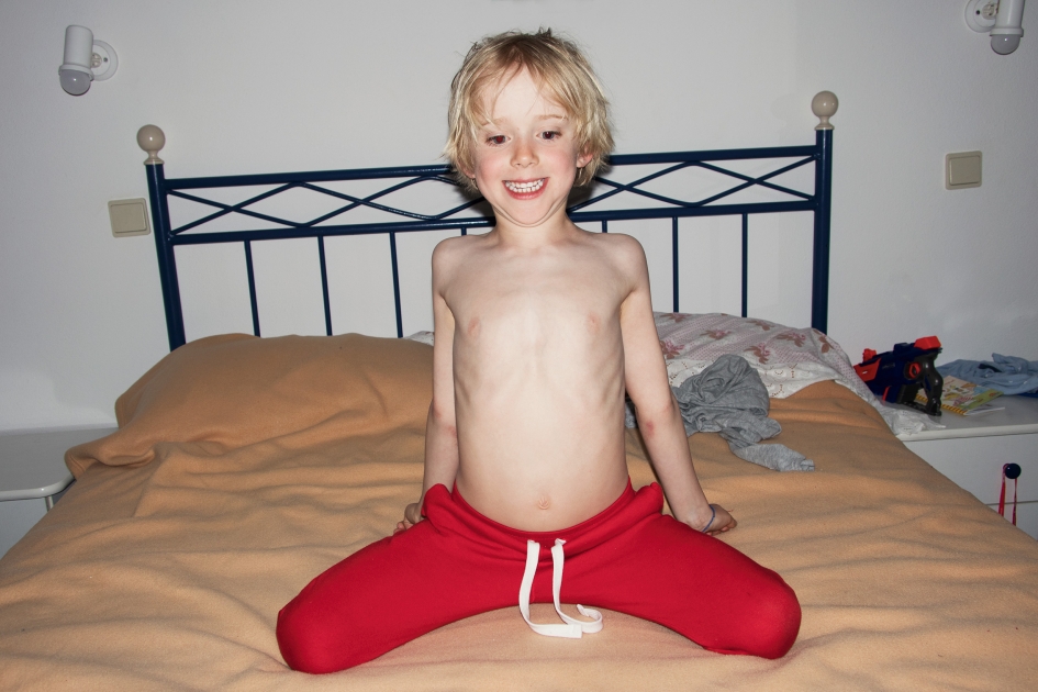 Sven Jacobsen Lifestyle Photographer Boy on Bed Kids