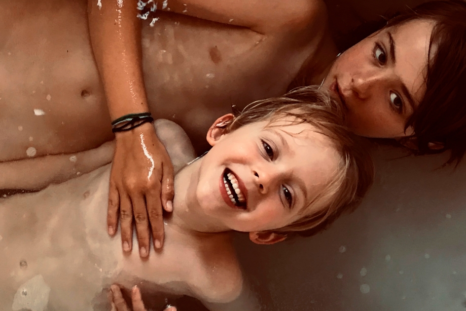Sven Jacobsen Lifestyle Photographer Brothers Bathtub Kids