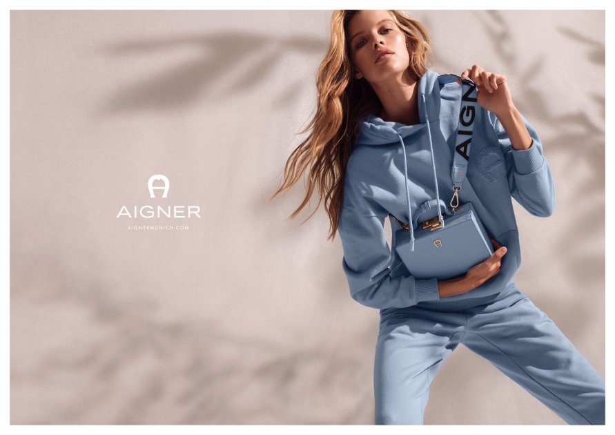 Fashion Photographer Andreas Ortner AIGNER Kim Riekenberg Light Blue Bag Fashion Advertising