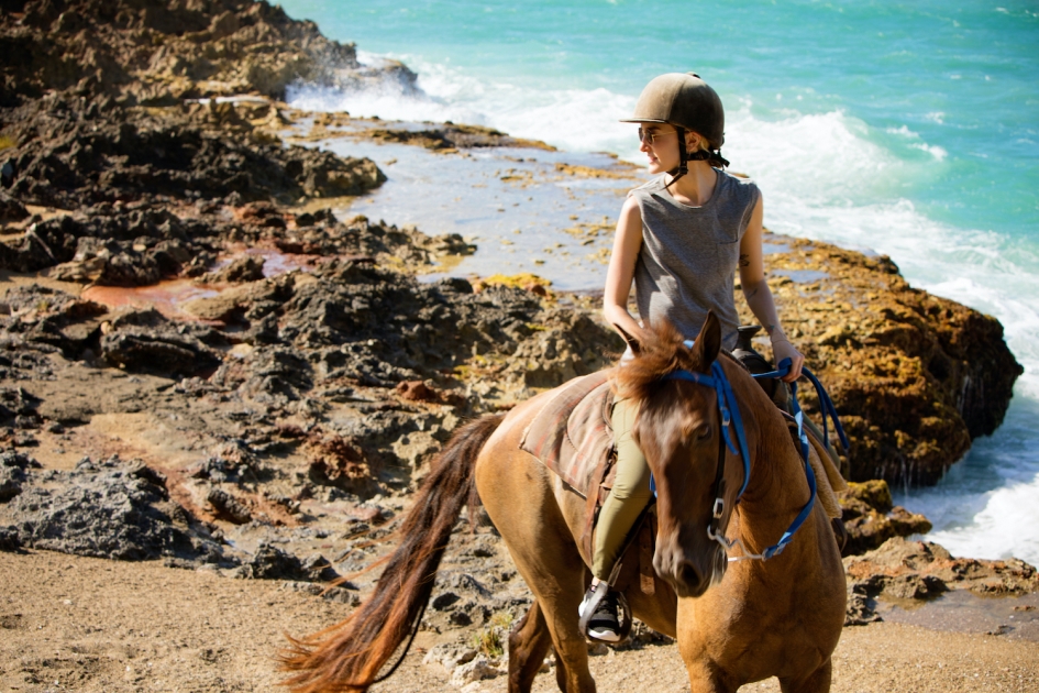 Photographer New York Nina Choi Horse Riding Rocks Ocean Lifestyle