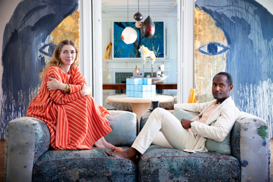 Lifestyle Photographer Nina Choi Absolute Art Molly and Everard Findlay Sitting on the Sofa Architecture
