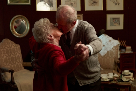Sven Jacobsen Lifestyle Photographer Older Couple Dancing Kissing