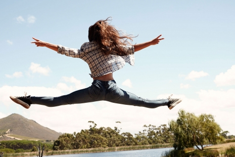 Sven Jacobsen Lifestyle Photographer Girl Jumping