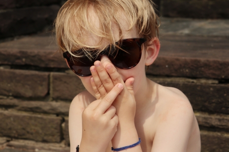 Sven Jacobsen Lifestyle Photographer Boy Sunglasses Middle Finger Kids