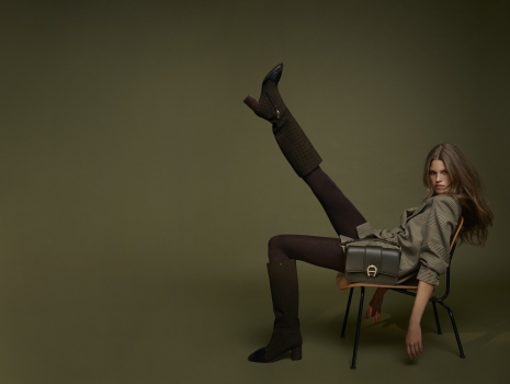 Fashion Photographer Andreas Ortner Aigner FW20 Kim Riekenberg Leg up Fashion Advertising