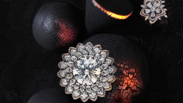 Still Life Photographer Armin Zogbaum Chopard Jewelry Glowing Diamonds Earcuff 