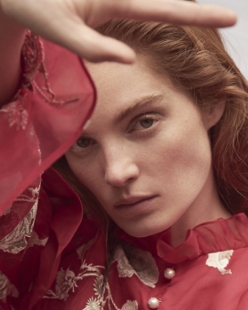 Fashion Photographer Director NYC Andreas Ortner Editorial Marie Claire CZ Alexina Graham Close Up Face Fashion Women
