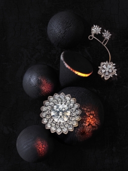 Still Life Photographer Armin Zogbaum Chopard Jewelry Glowing Diamonds Earcuff 