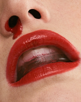 Fashion Photographer NYC Andreas Ortner Venomous Magazine Alexina Graham Blood Closeup Lips