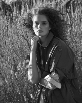 Fashion Photographer Andreas Ortner ELLE Alexina Black and White in the Grass Fashion Women